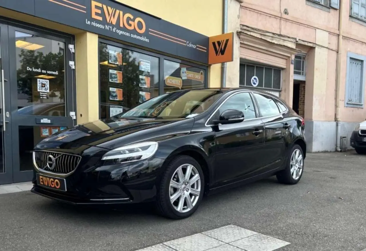 Photo 1 : Volvo V40 2018 Diesel