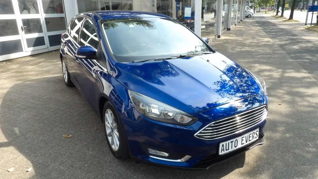 Photo 1 : Ford Focus 2015 Petrol