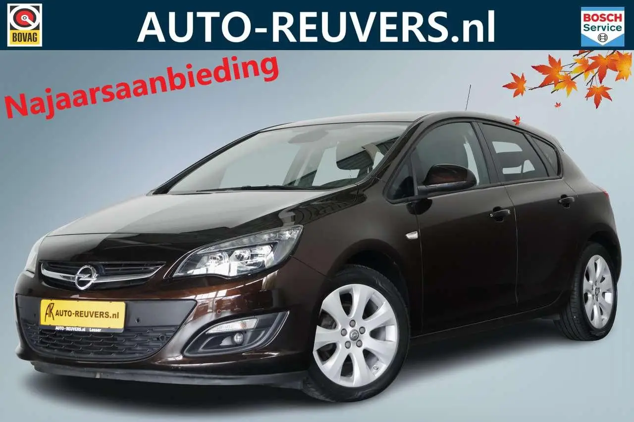 Photo 1 : Opel Astra 2015 Petrol