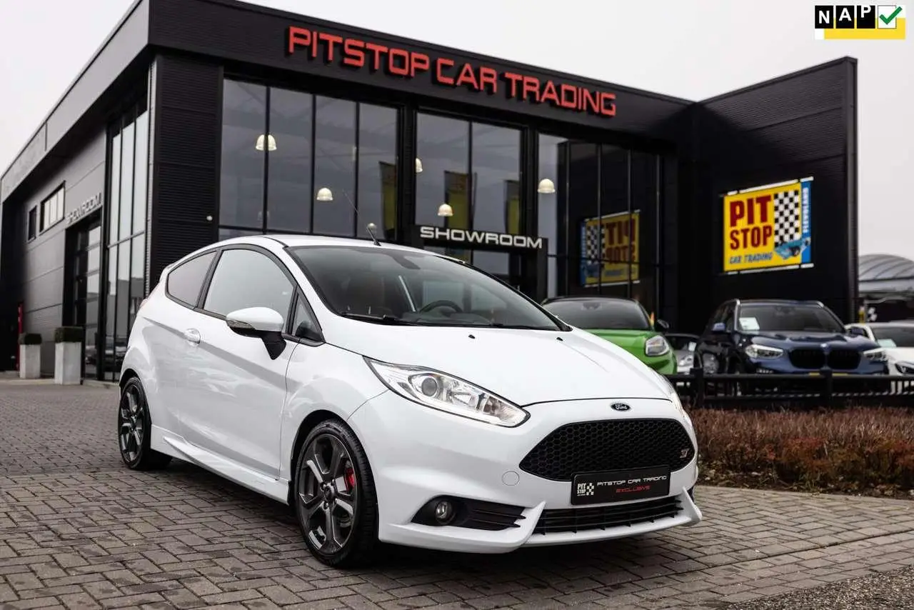 Photo 1 : Ford Fiesta 2017 Petrol