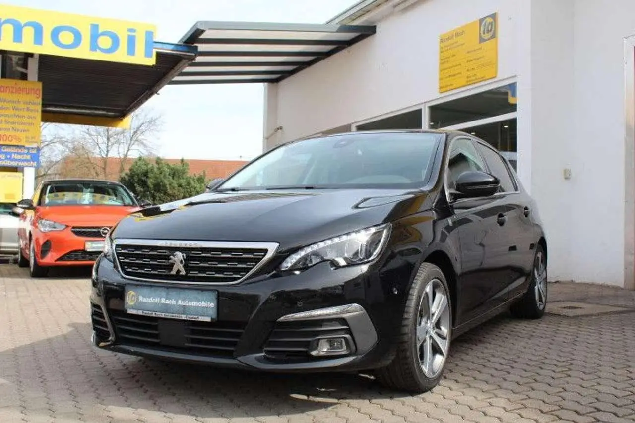 Photo 1 : Peugeot 308 2018 Petrol