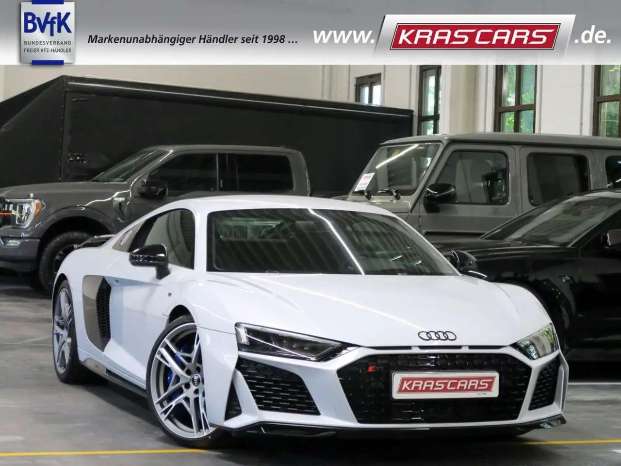 Photo 1 : Audi R8 2024 Petrol