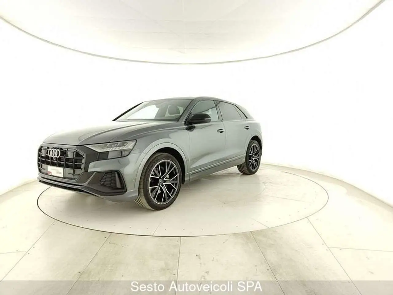 Photo 1 : Audi Q8 2023 Hybrid