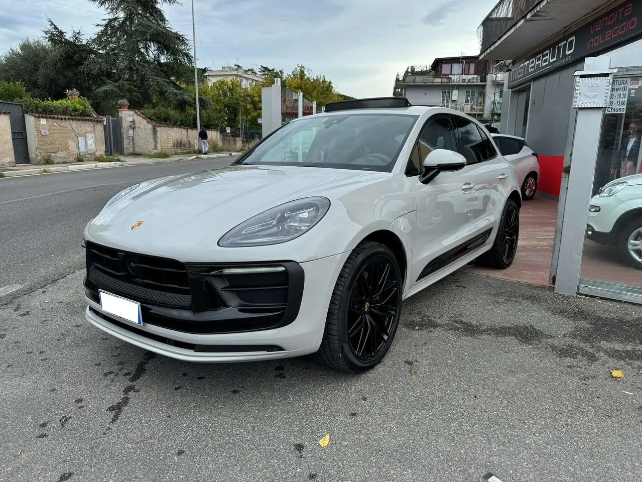 Photo 1 : Porsche Macan 2024 Petrol