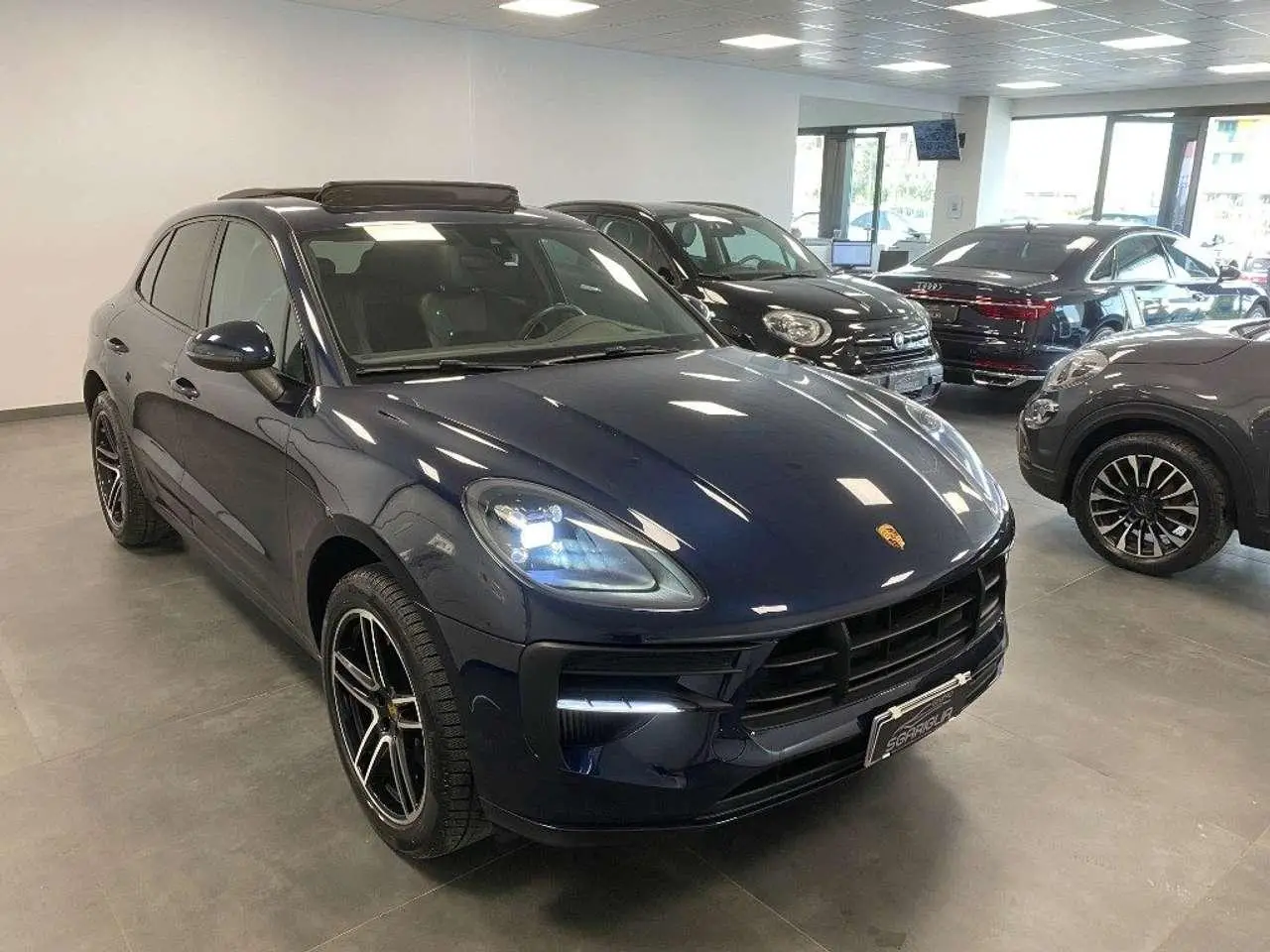 Photo 1 : Porsche Macan 2019 Essence