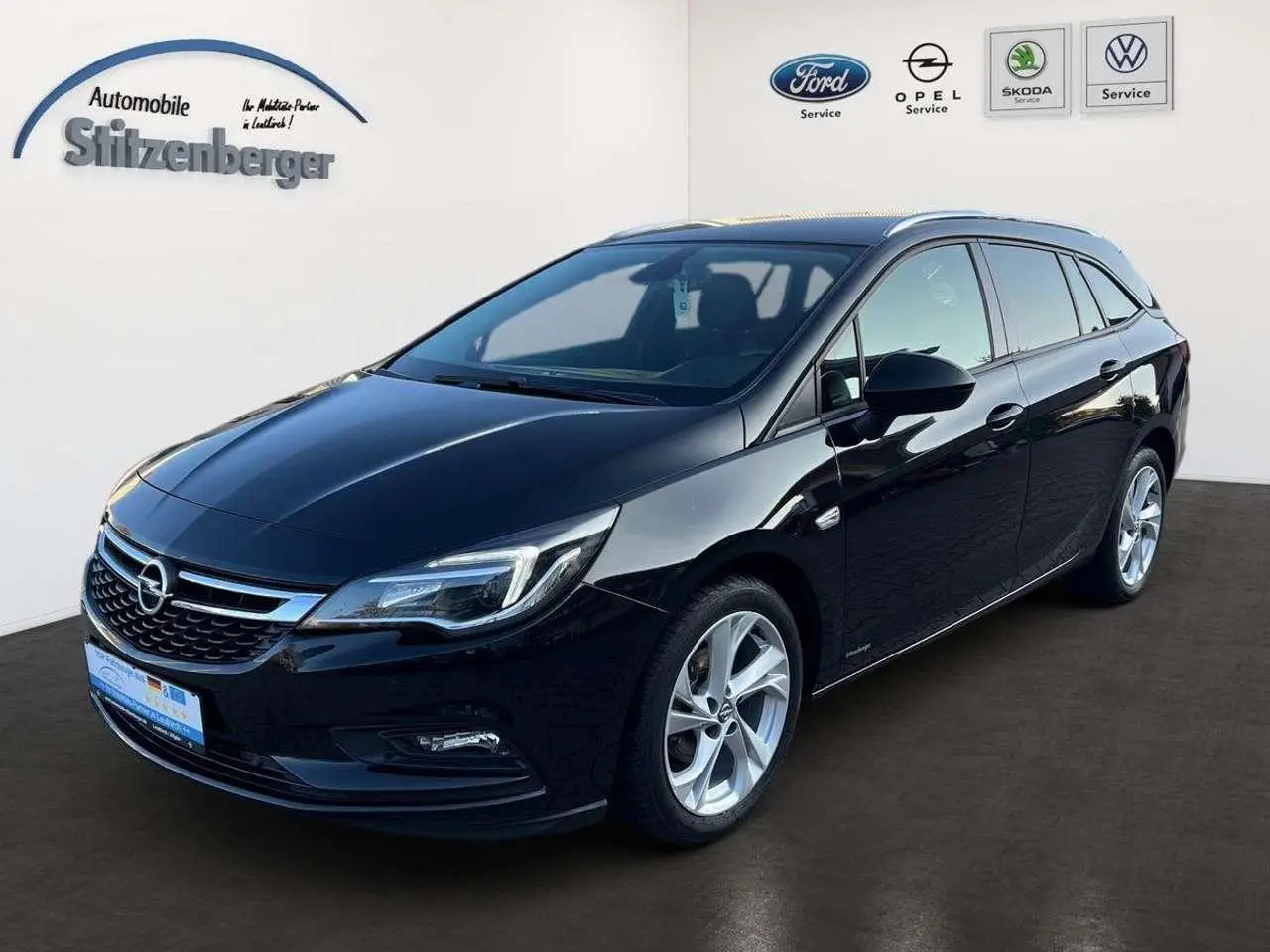 Photo 1 : Opel Astra 2017 Petrol