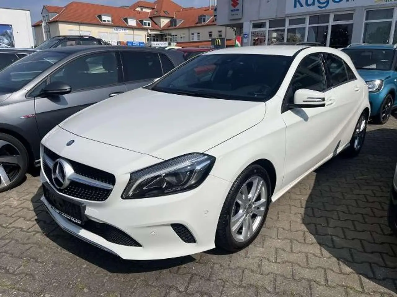 Photo 1 : Mercedes-benz Classe A 2015 Petrol