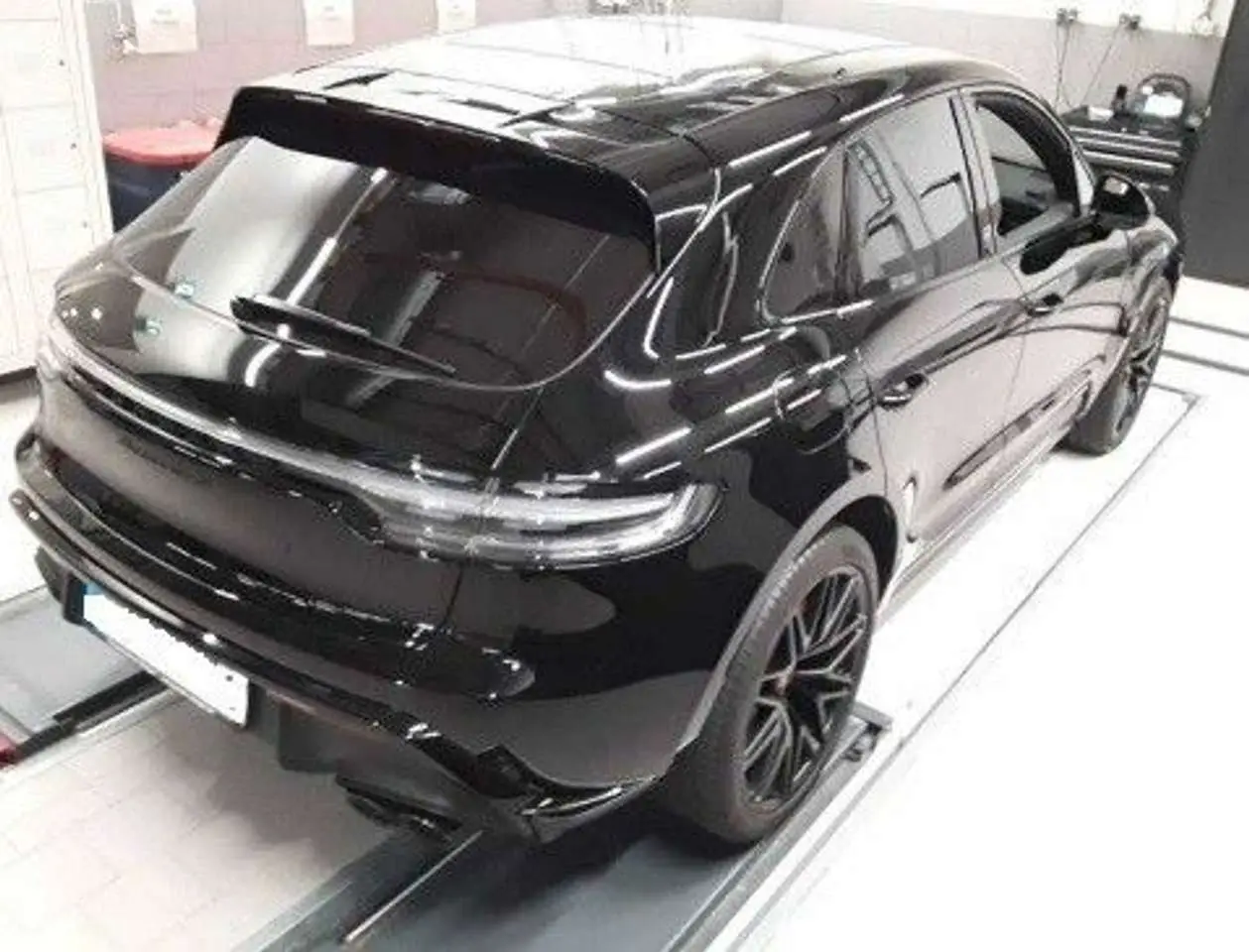 Photo 1 : Porsche Macan 2021 Essence