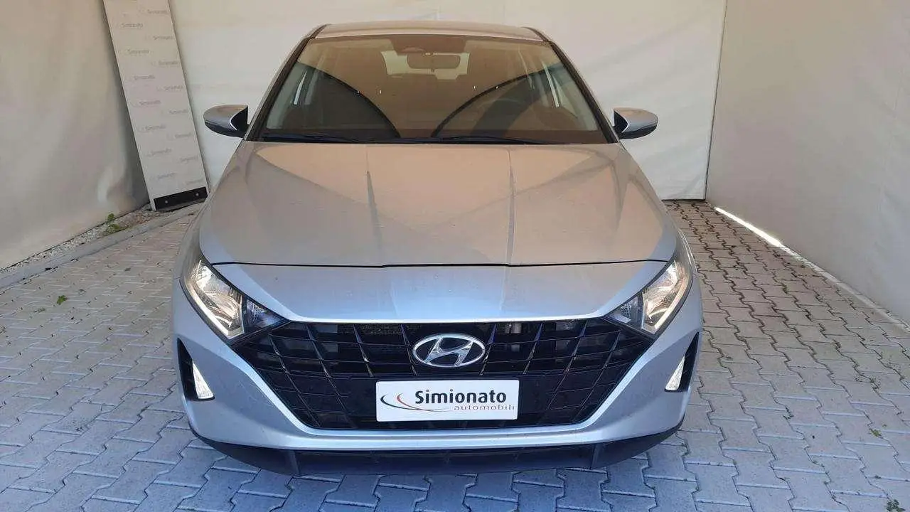 Photo 1 : Hyundai I20 2022 Hybrid