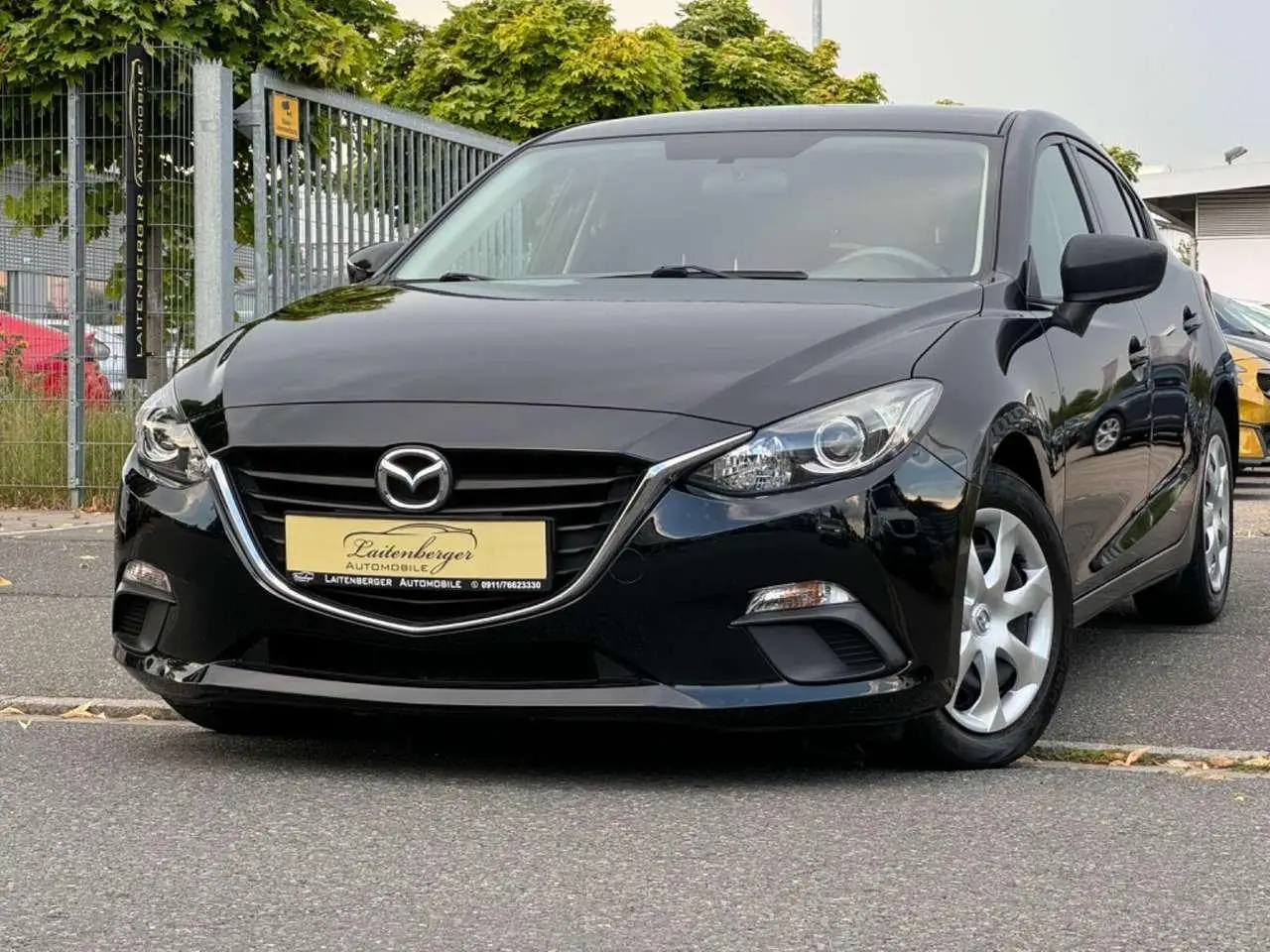 Photo 1 : Mazda 3 2015 Petrol