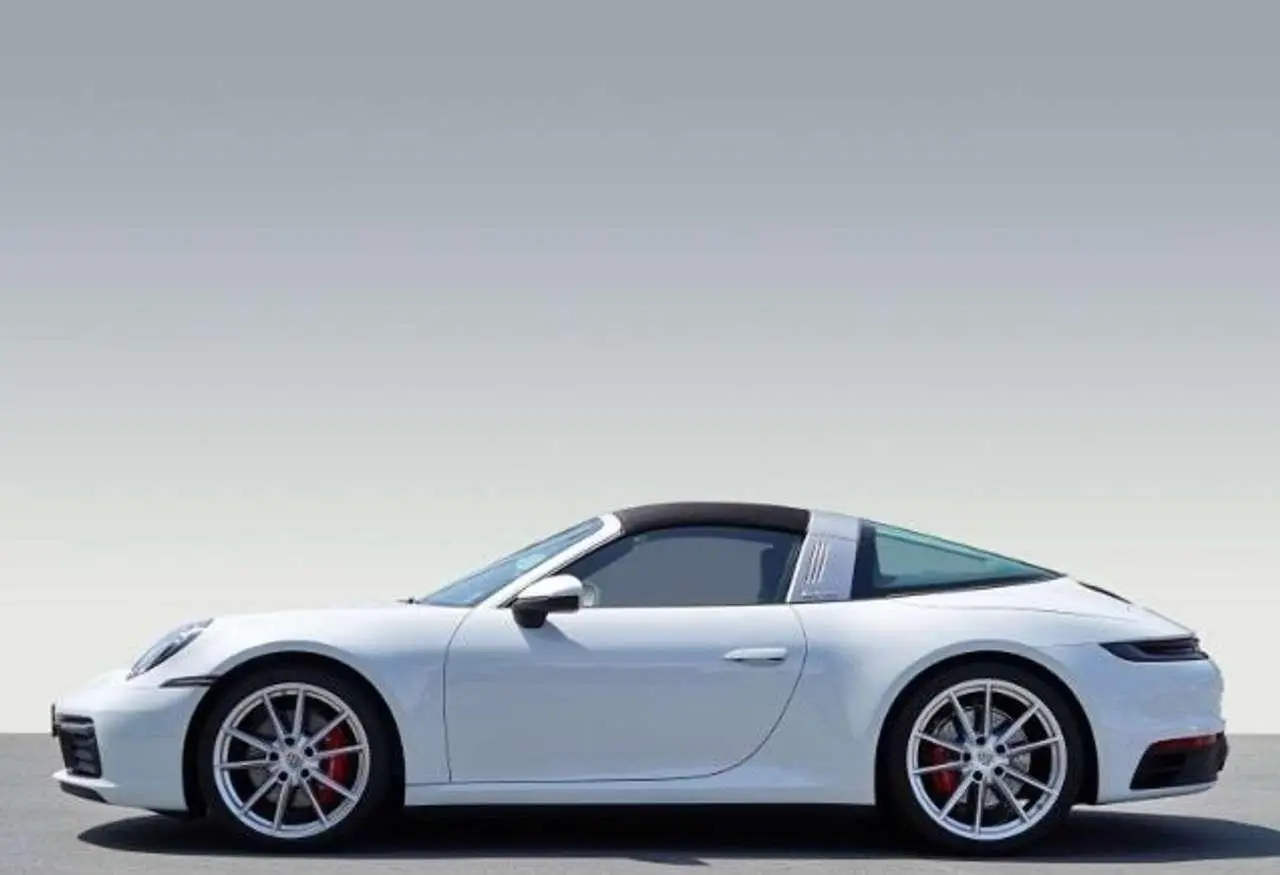 Photo 1 : Porsche 992 2020 Petrol