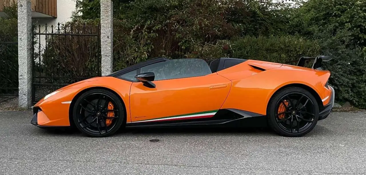 Photo 1 : Lamborghini Huracan 2019 Essence