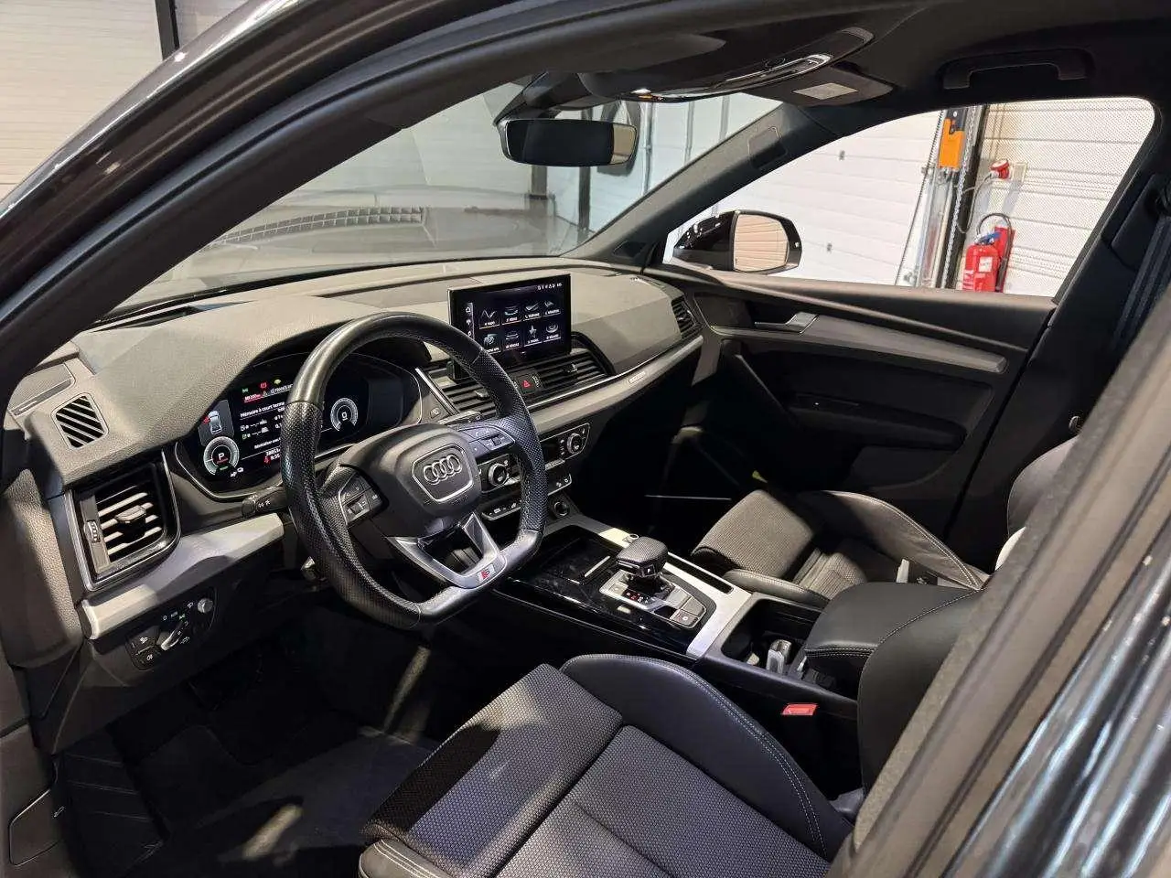 Photo 1 : Audi Q5 2021 Hybrid