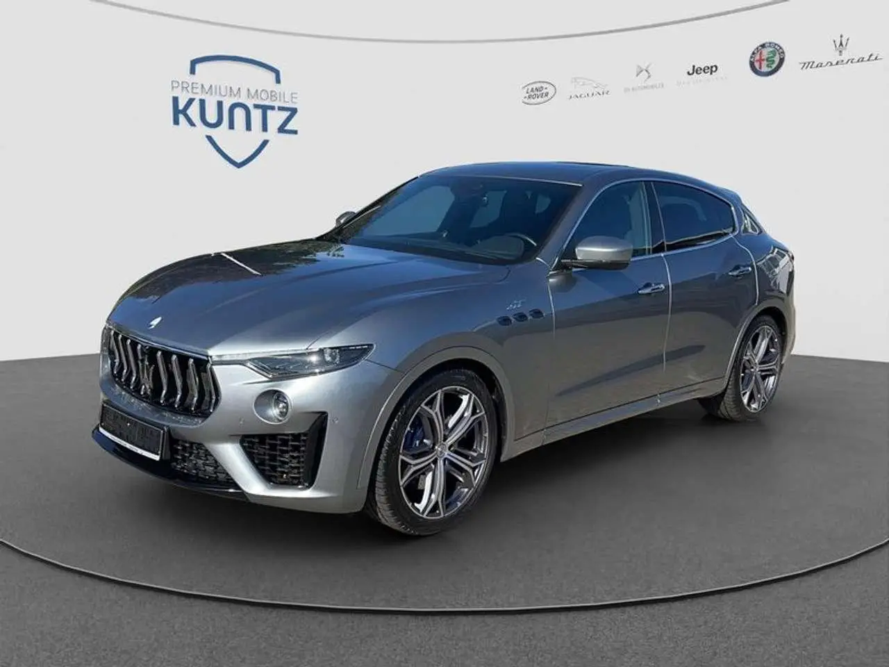 Photo 1 : Maserati Levante 2022 Essence