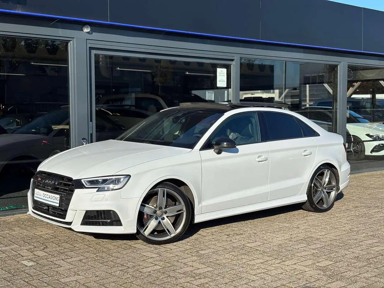 Photo 1 : Audi A3 2016 Petrol