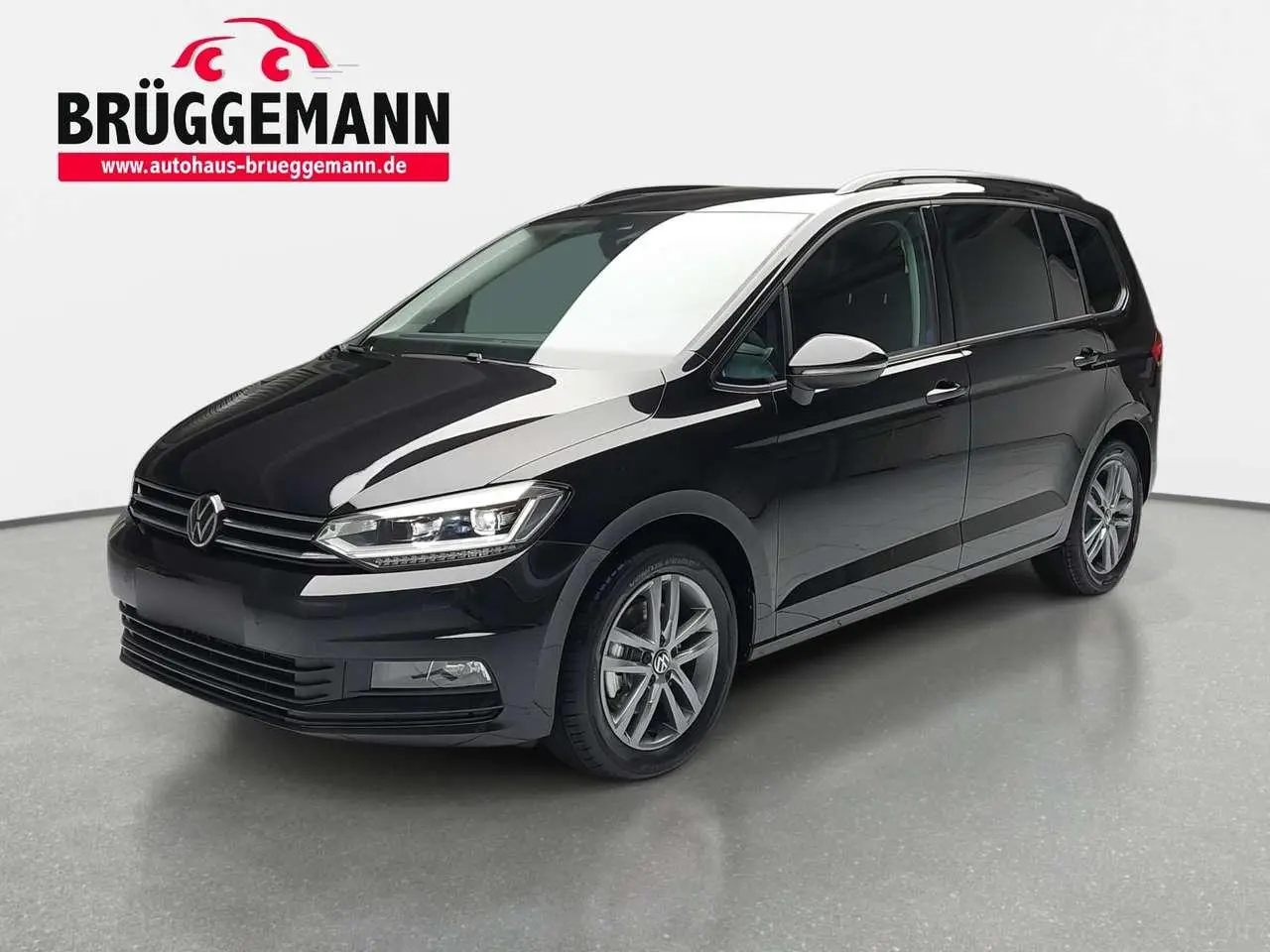 Photo 1 : Volkswagen Touran 2024 Essence