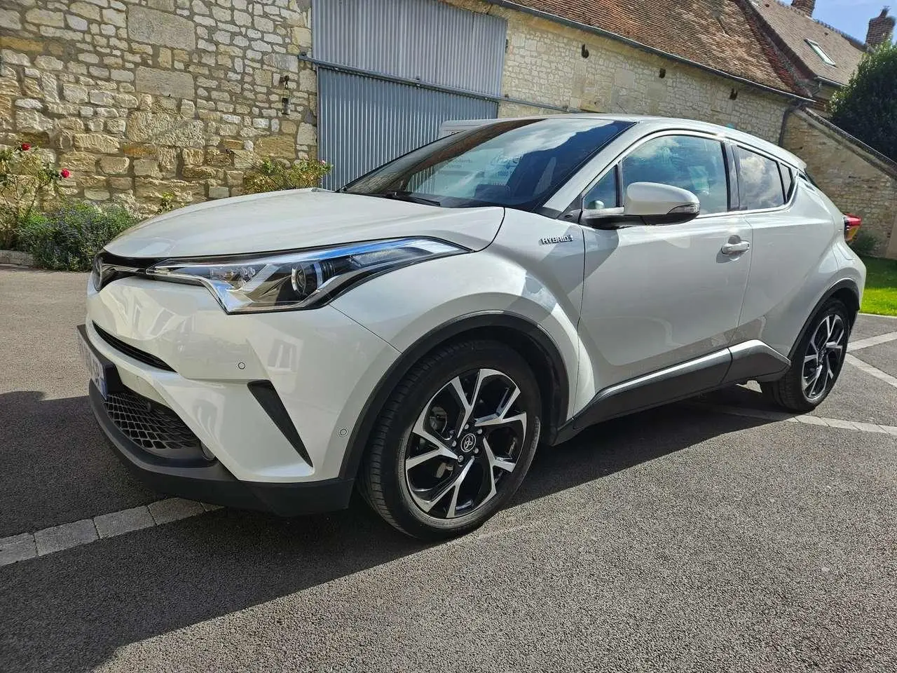 Photo 1 : Toyota C-hr 2019 Hybrid