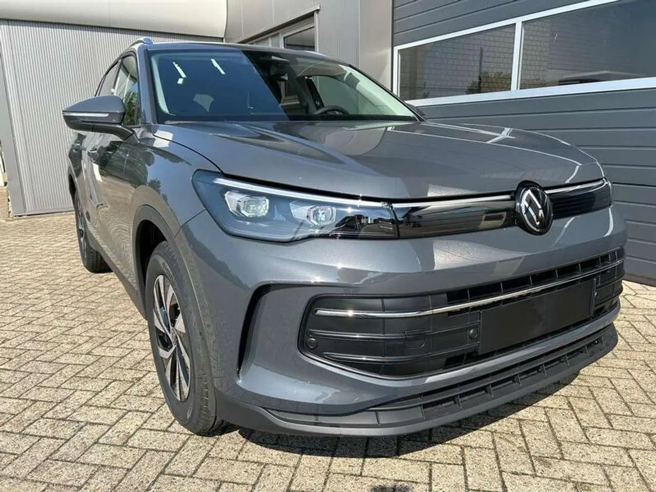 Photo 1 : Volkswagen Tiguan 2024 Petrol