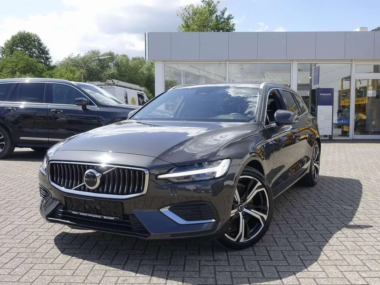 Photo 1 : Volvo V60 2023 Hybride