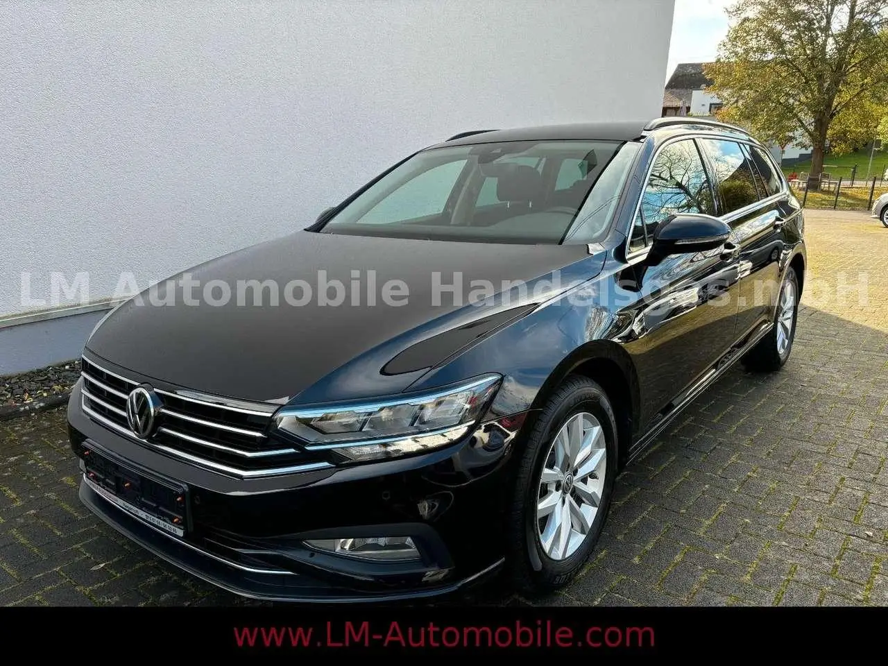 Photo 1 : Volkswagen Passat 2019 Petrol