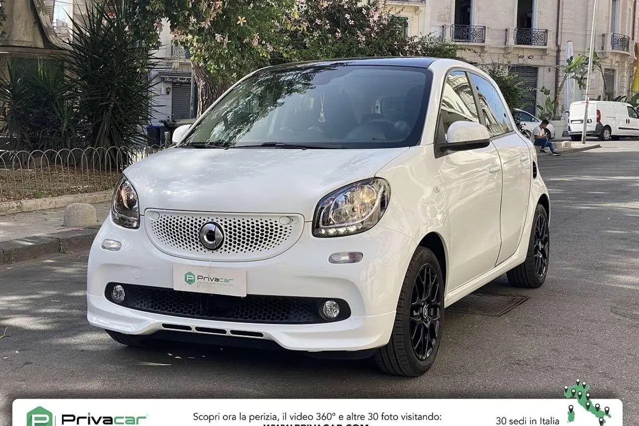 Photo 1 : Smart Forfour 2019 Petrol