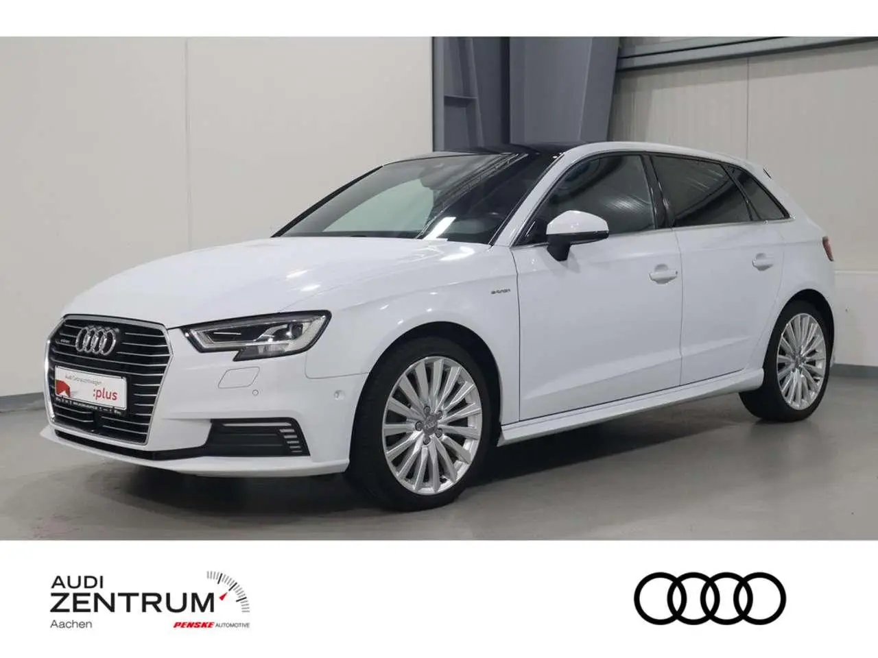 Photo 1 : Audi A3 2017 Hybride