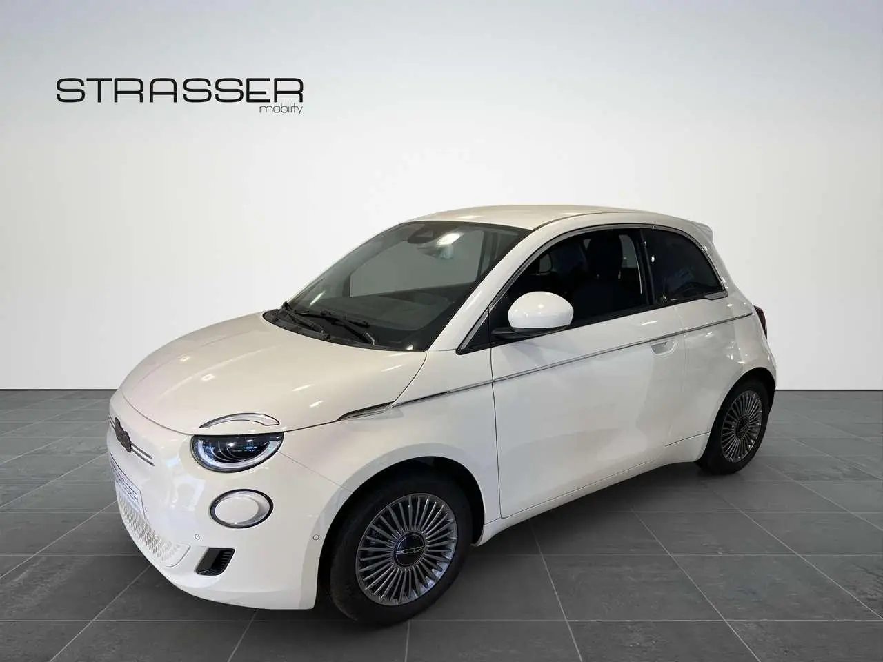 Photo 1 : Fiat 500 2023 Electric