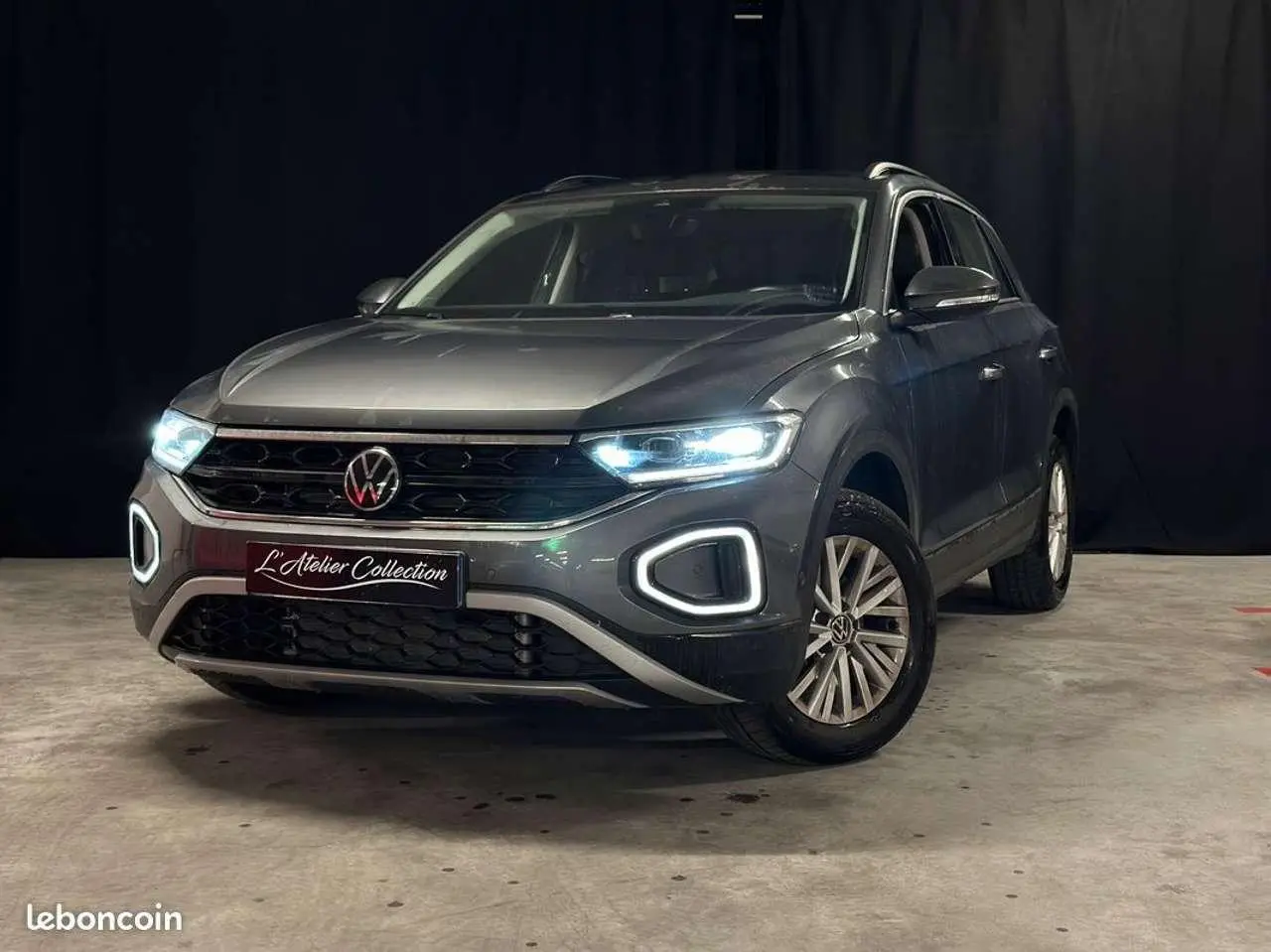 Photo 1 : Volkswagen T-roc 2023 Essence