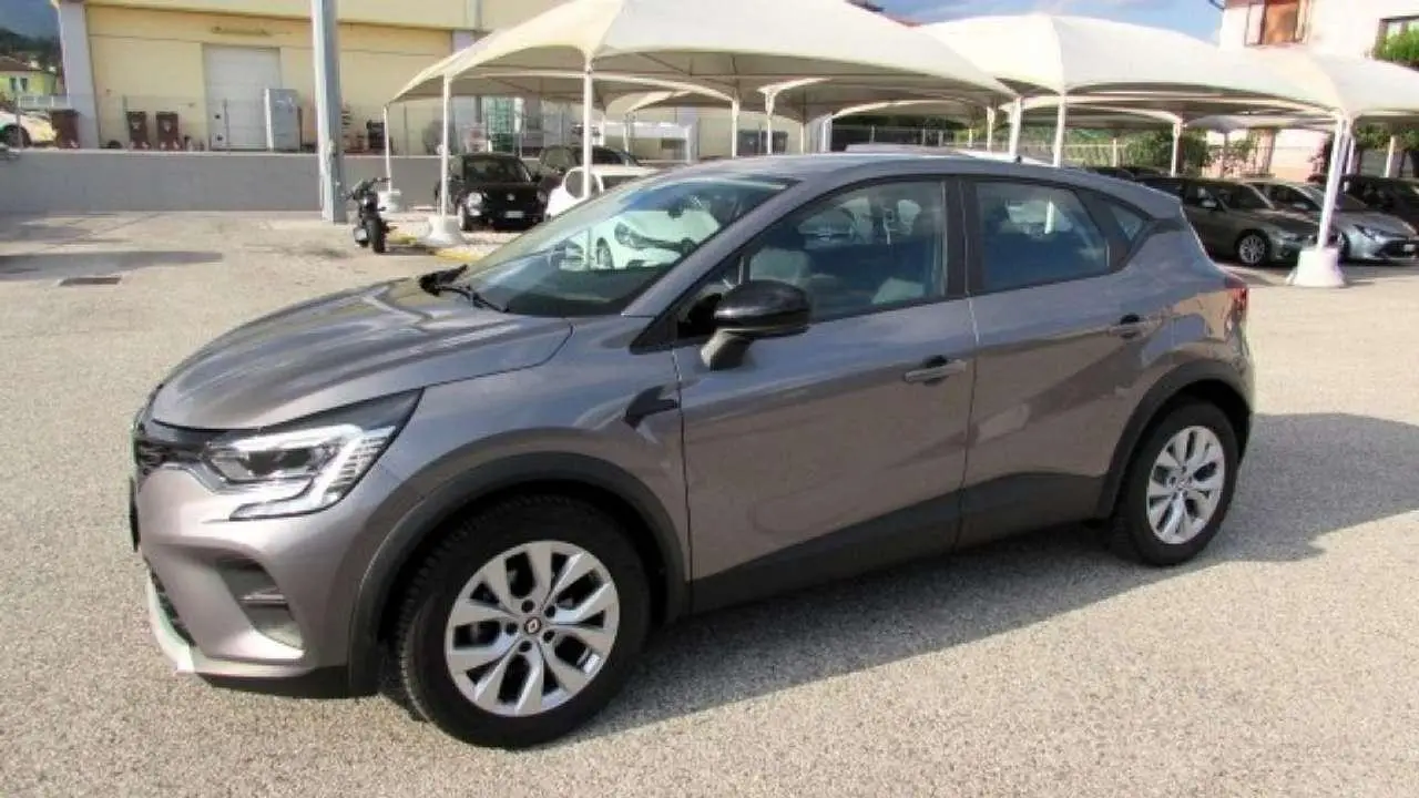 Photo 1 : Renault Captur 2021 Petrol