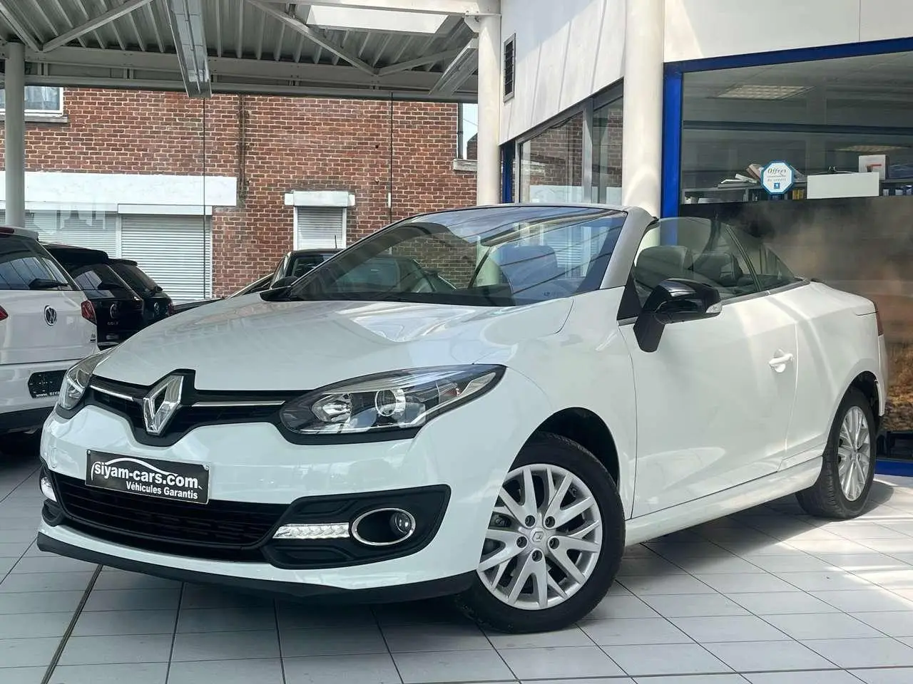 Photo 1 : Renault Megane 2015 Essence