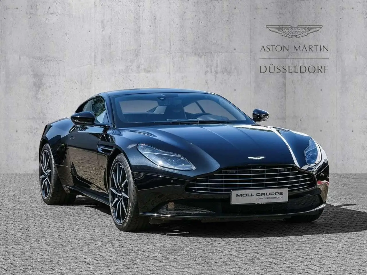 Photo 1 : Aston Martin V8 2022 Essence