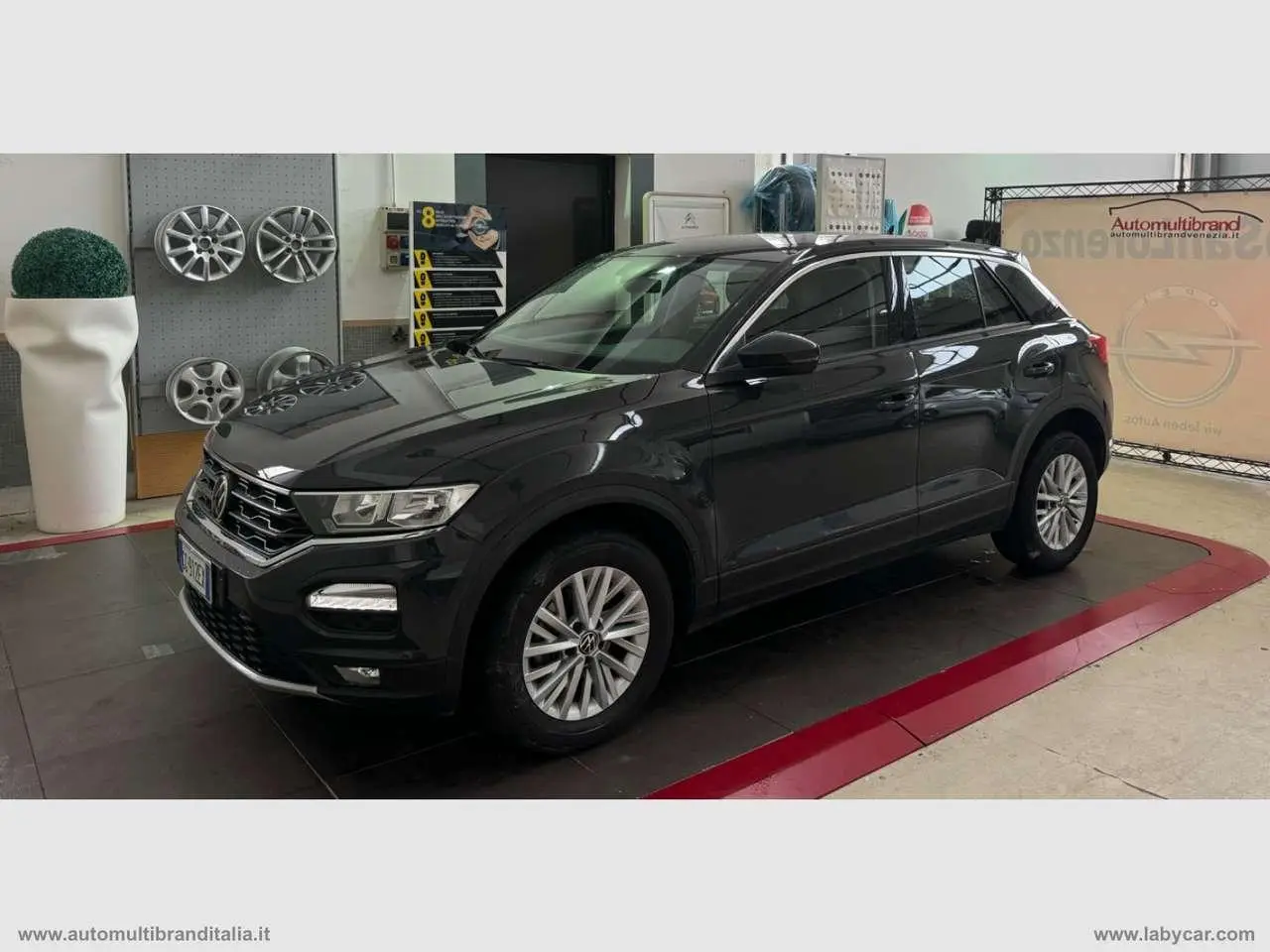 Photo 1 : Volkswagen T-roc 2021 Essence