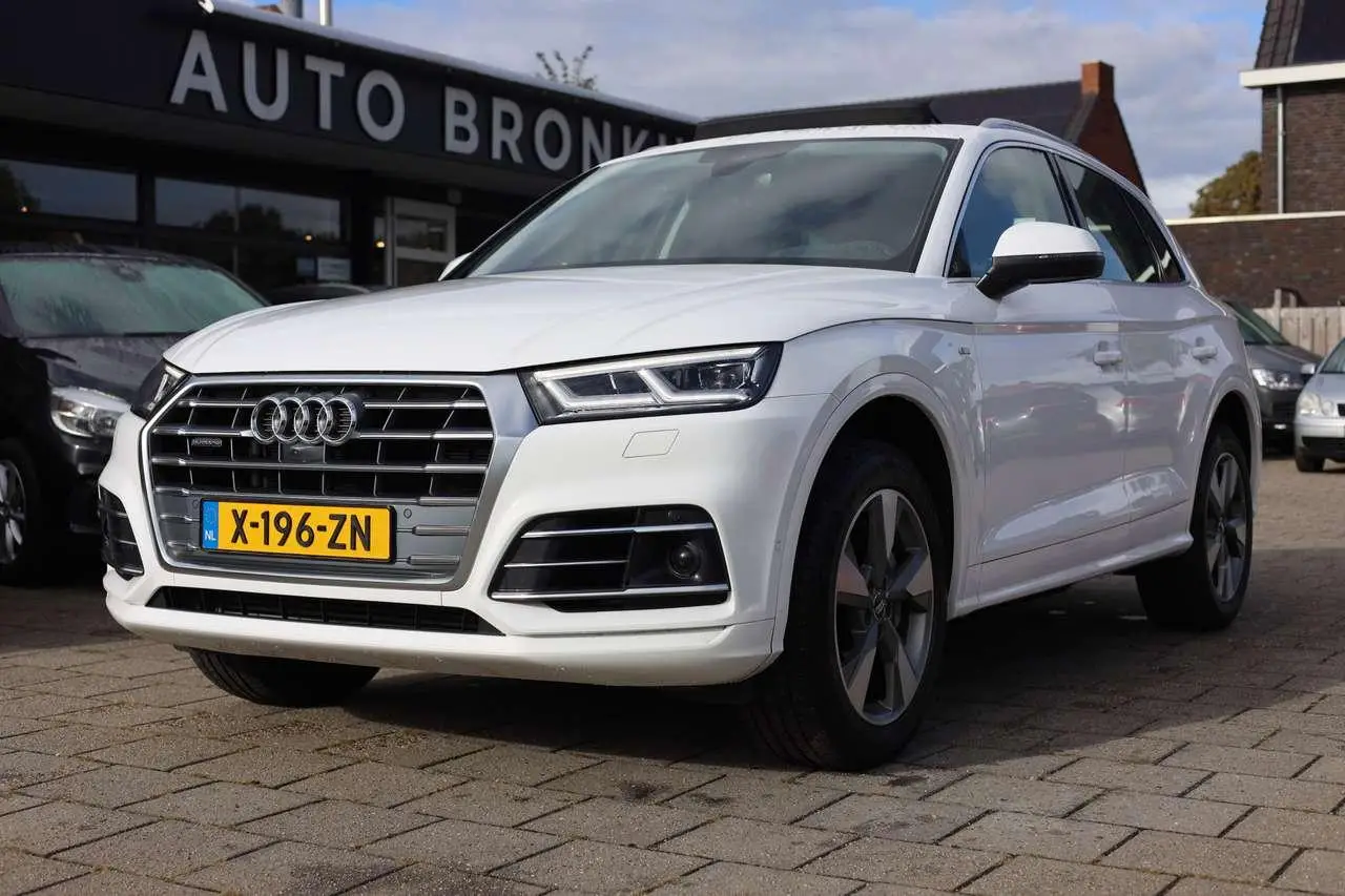 Photo 1 : Audi Q5 2019 Diesel