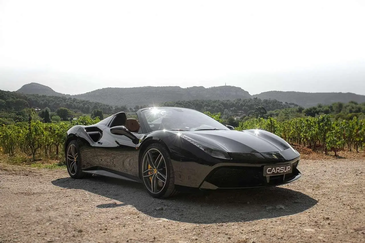 Photo 1 : Ferrari 488 2016 Essence