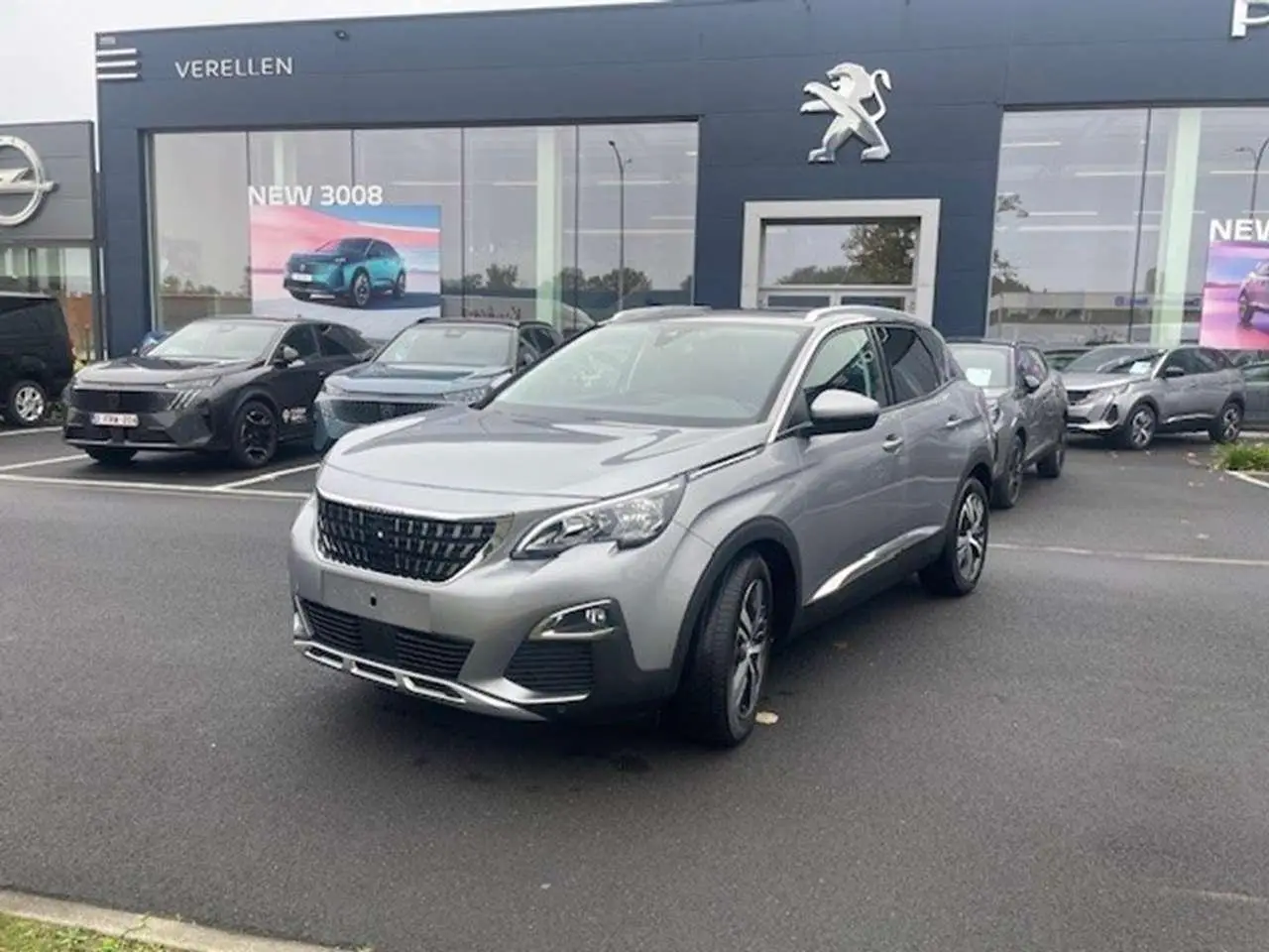 Photo 1 : Peugeot 3008 2020 Petrol