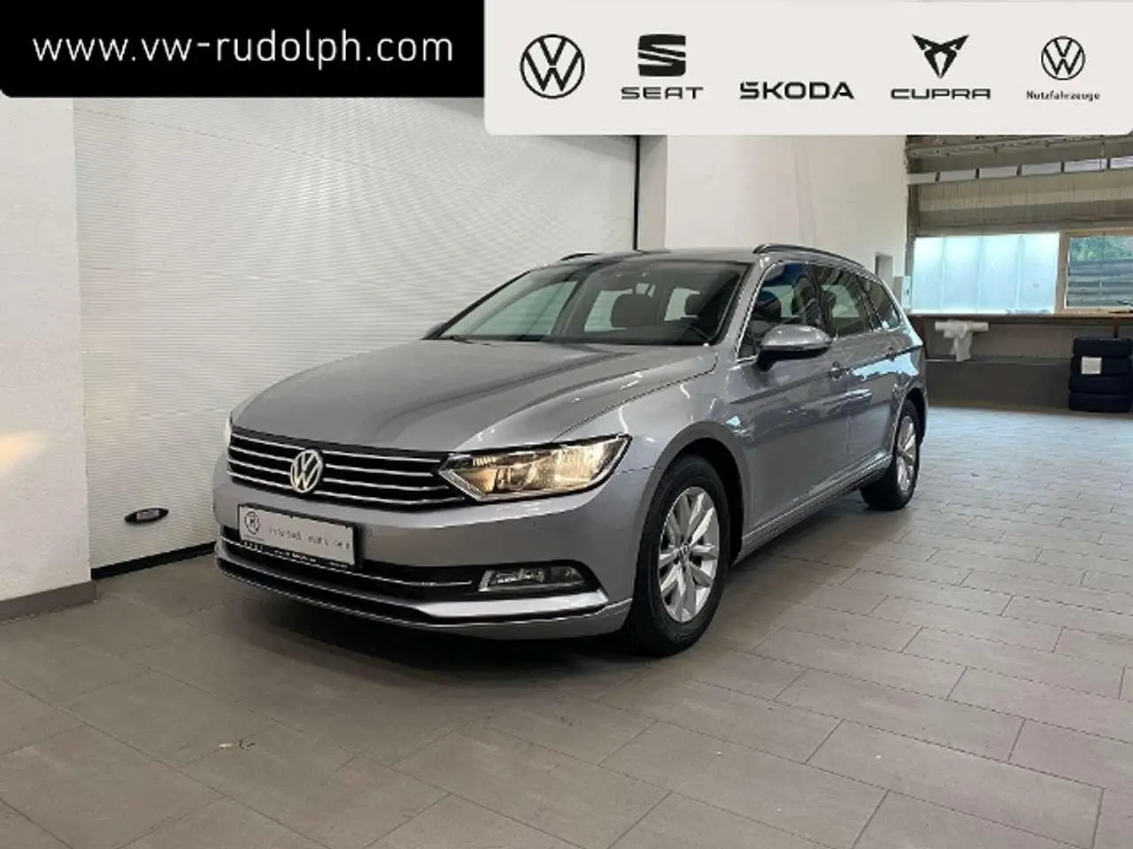 Photo 1 : Volkswagen Passat 2018 Essence