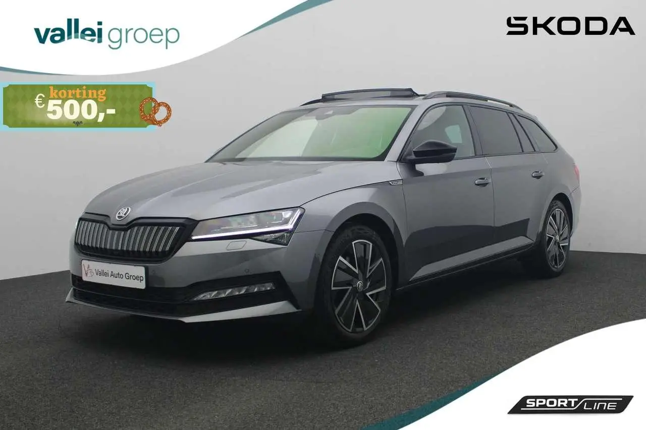 Photo 1 : Skoda Superb 2023 Hybrid