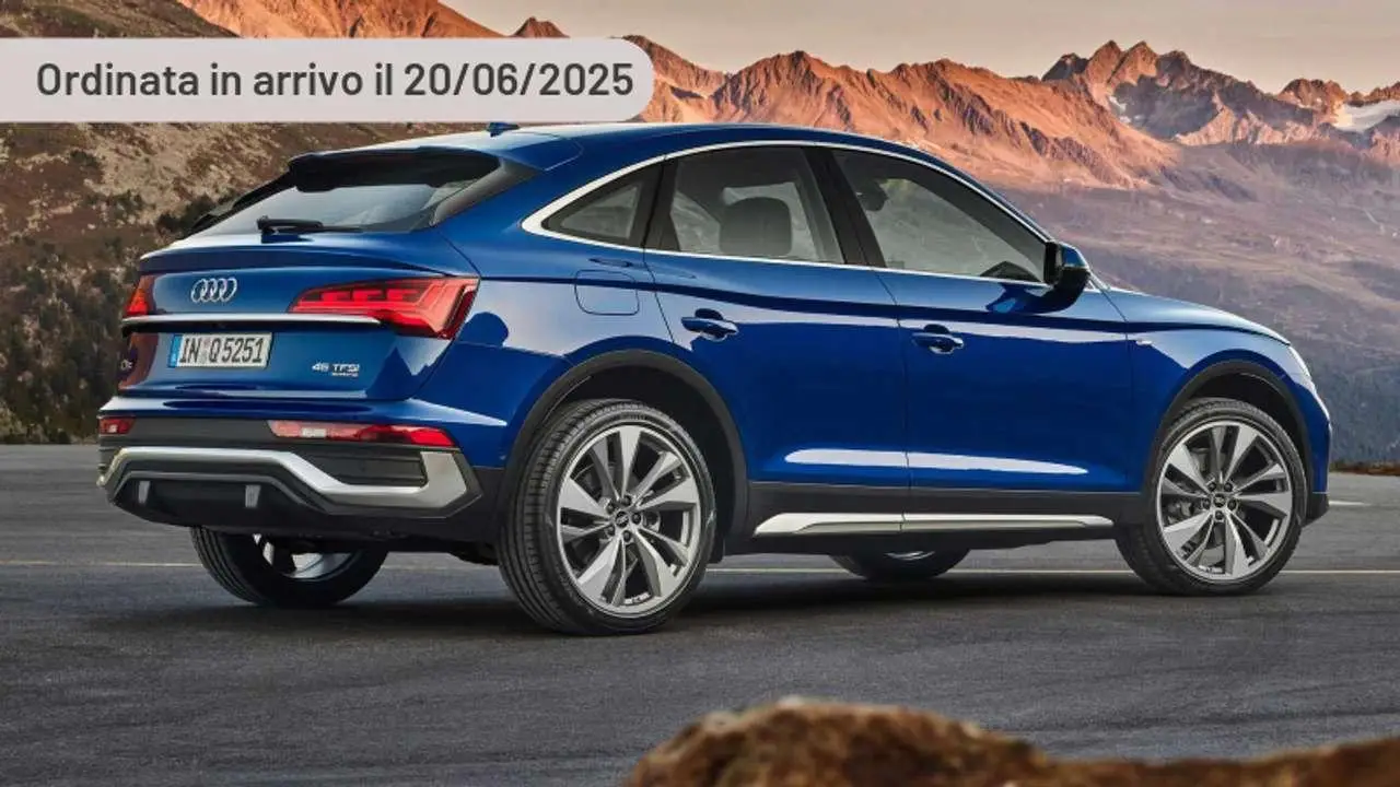 Photo 1 : Audi Q5 2024 Hybrid