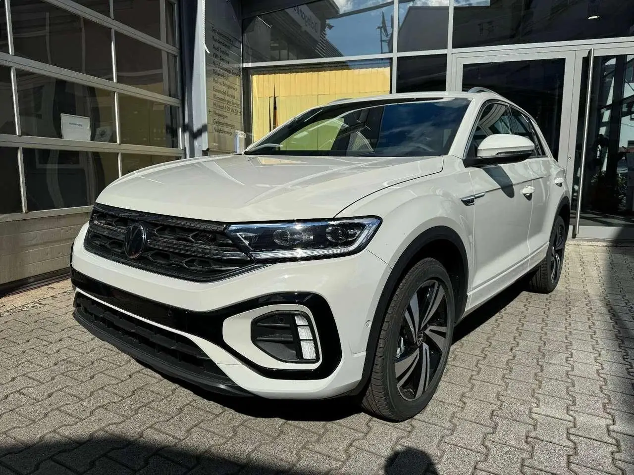 Photo 1 : Volkswagen T-roc 2024 Essence