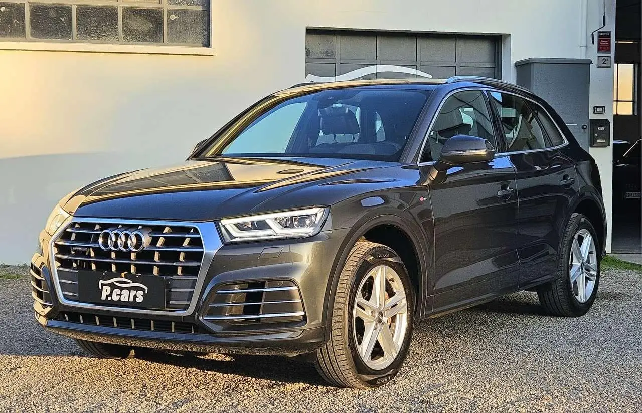 Photo 1 : Audi Q5 2020 Diesel