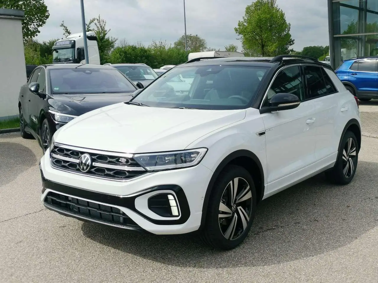 Photo 1 : Volkswagen T-roc 2024 Essence