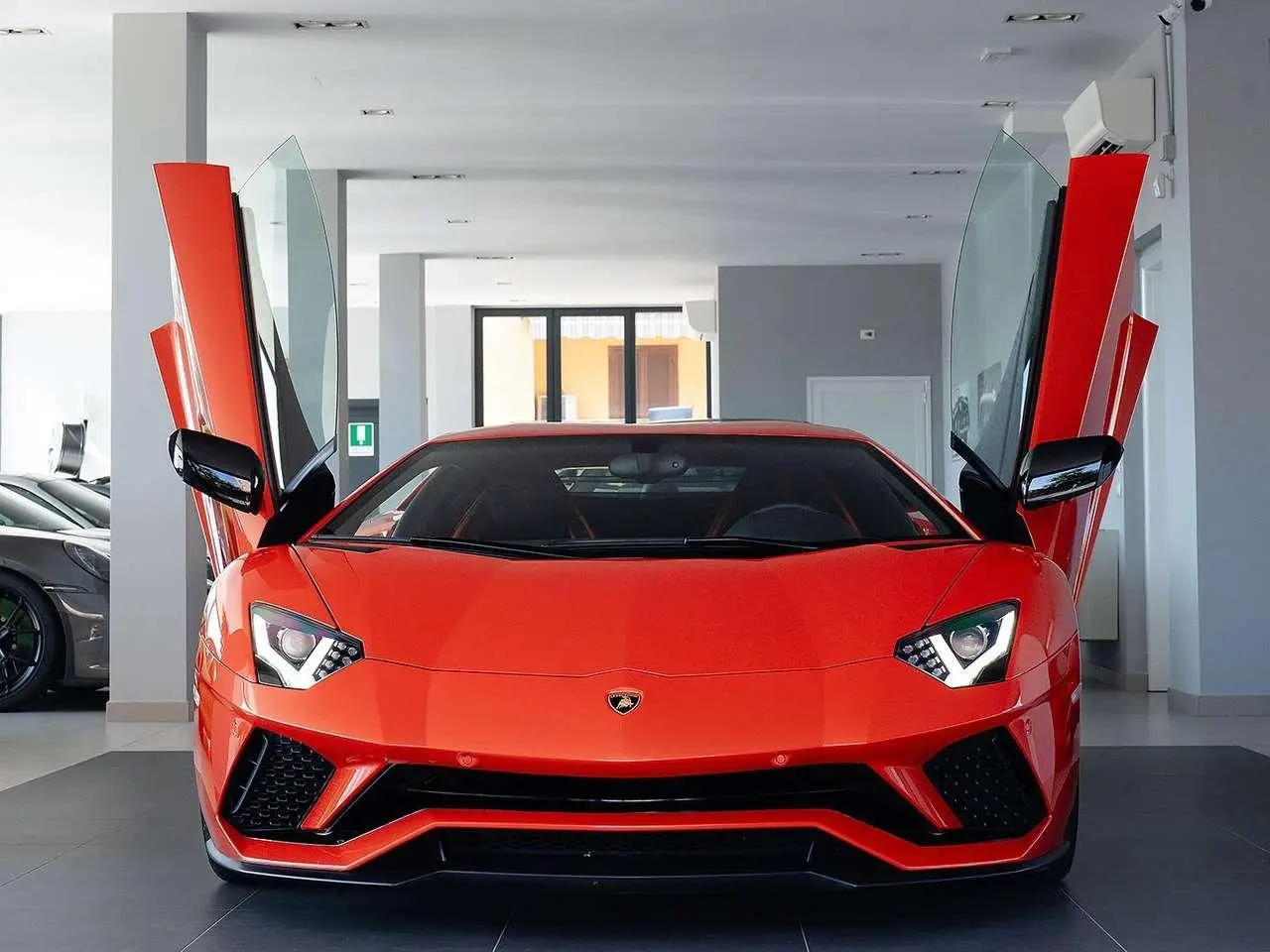 Photo 1 : Lamborghini Aventador 2021 Petrol