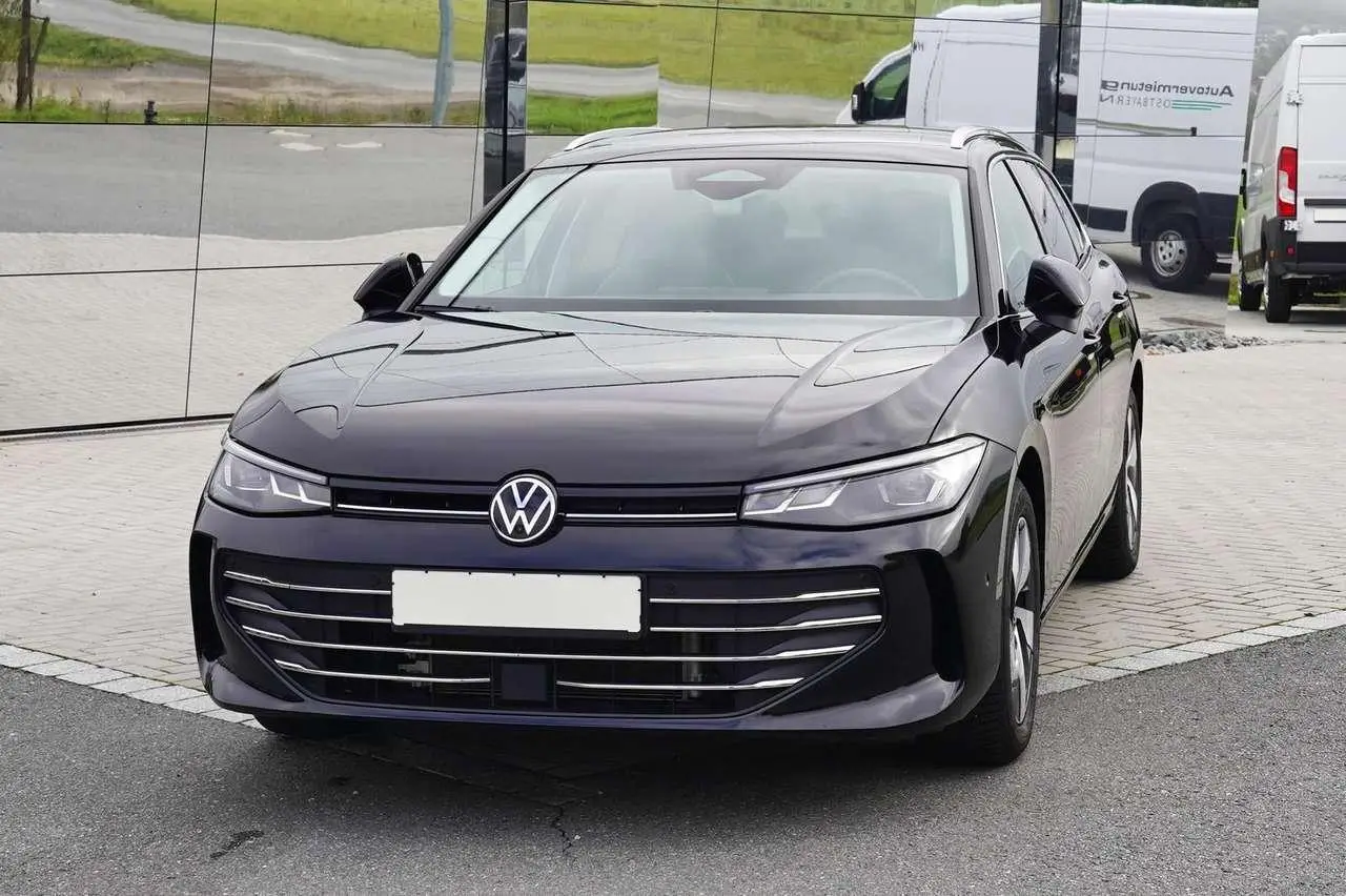 Photo 1 : Volkswagen Passat 2024 Petrol