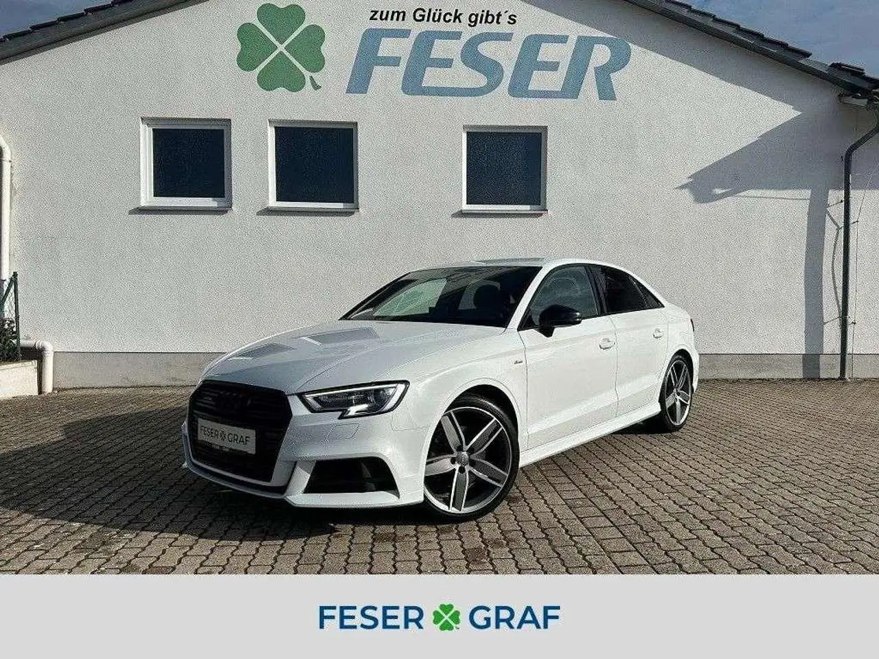 Photo 1 : Audi A3 2018 Petrol