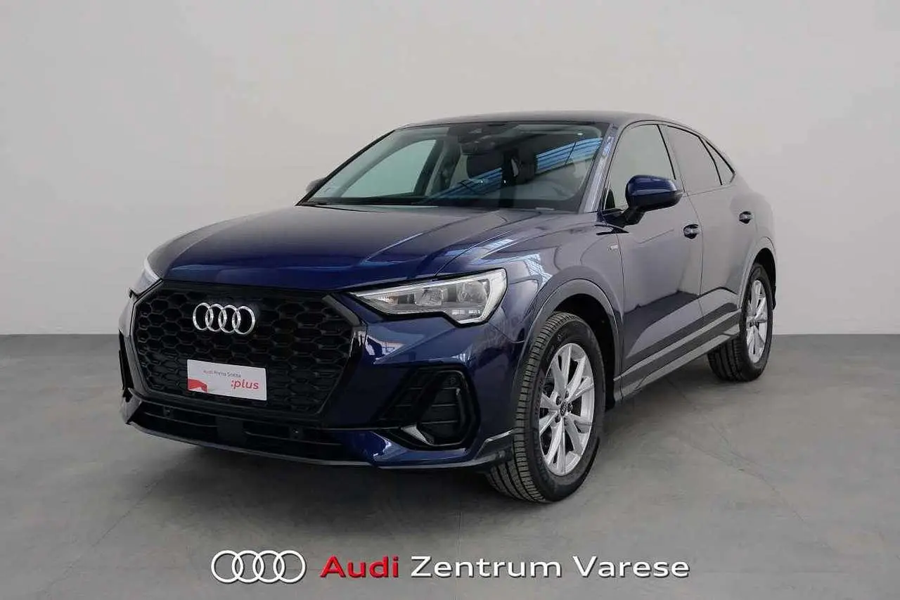 Photo 1 : Audi Q3 2023 Petrol