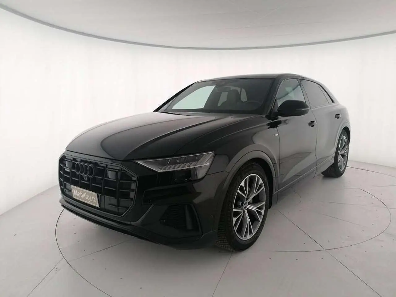 Photo 1 : Audi Q8 2022 Hybride