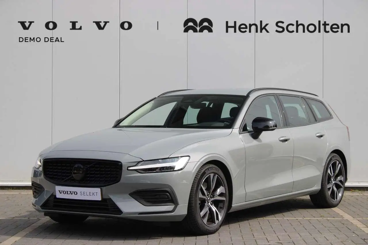 Photo 1 : Volvo V60 2024 Hybrid