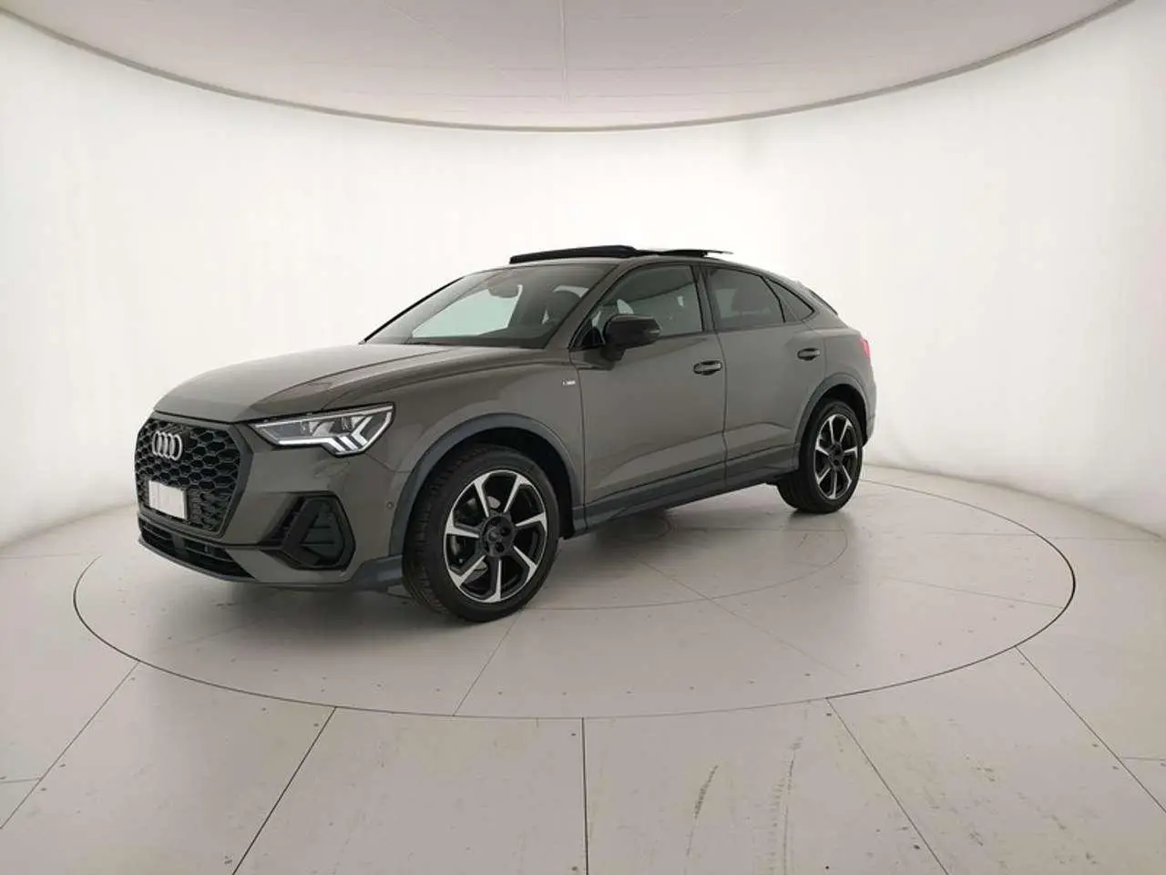 Photo 1 : Audi Q3 2019 Diesel