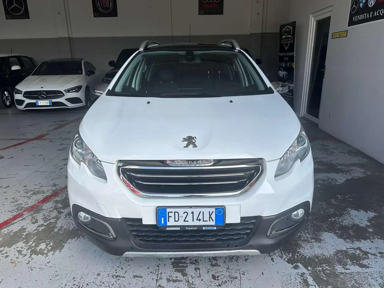 Photo 1 : Peugeot 2008 2016 Petrol