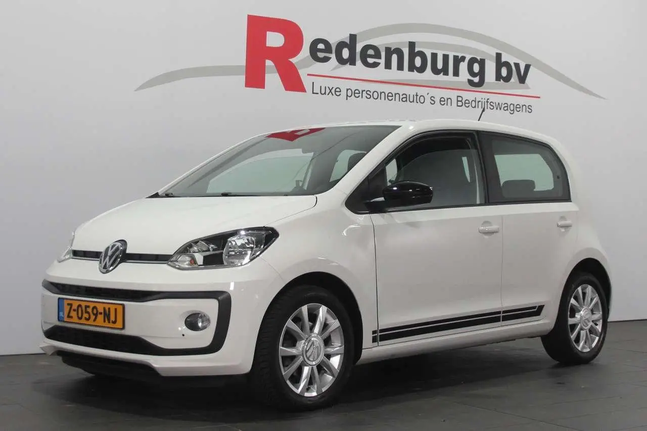 Photo 1 : Volkswagen Up! 2017 Petrol